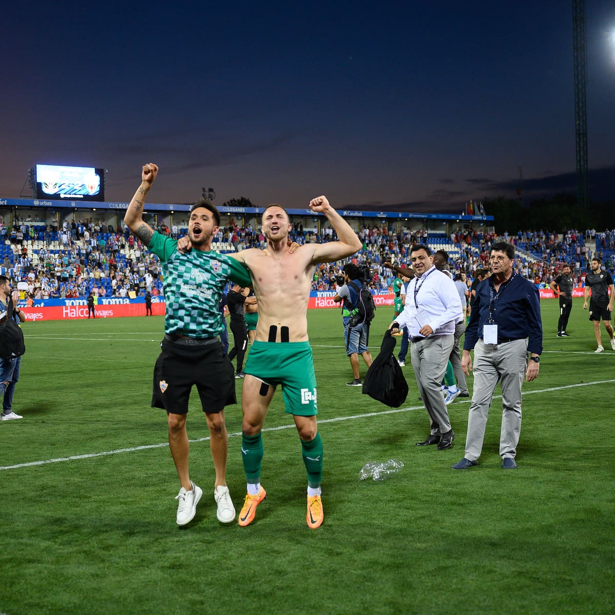 Ely trae la fiesta liderando al Almería hacia Primera