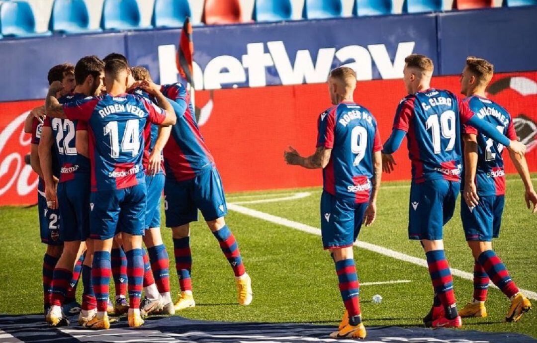 La plantilla del Levante celebra un gol ante el Getafe