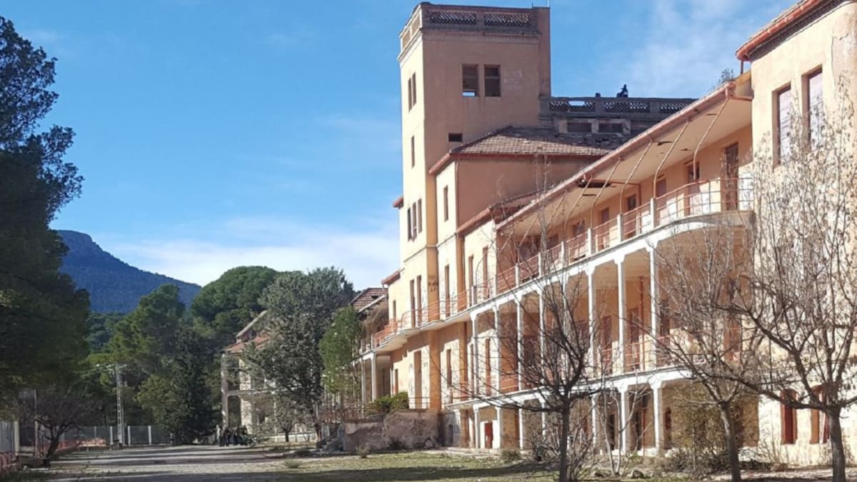 El antiguo Sanatorio de Sierra Espuña, en riesgo por ausencia de partidas en los presupuestos 2025
