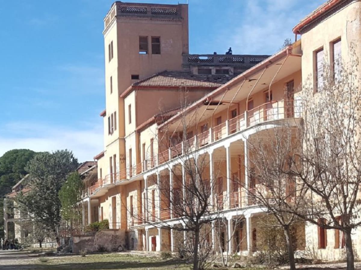 El antiguo Sanatorio de Sierra Espuña, en riesgo por ausencia de partidas en los presupuestos 2025