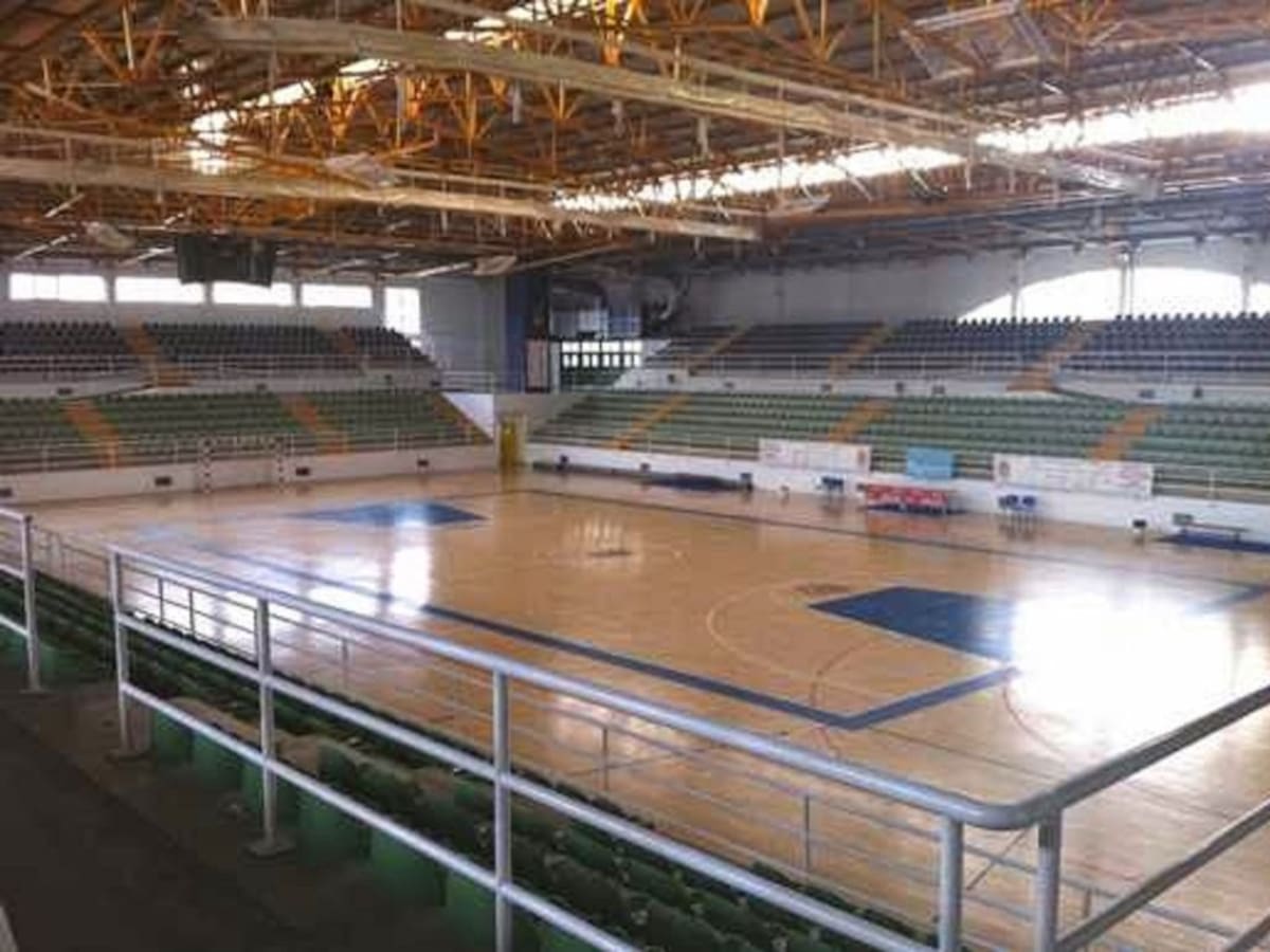 Ponferrada prepara el "Lydia Valentín" para vacunar en abril a 40.000 personas en diez días