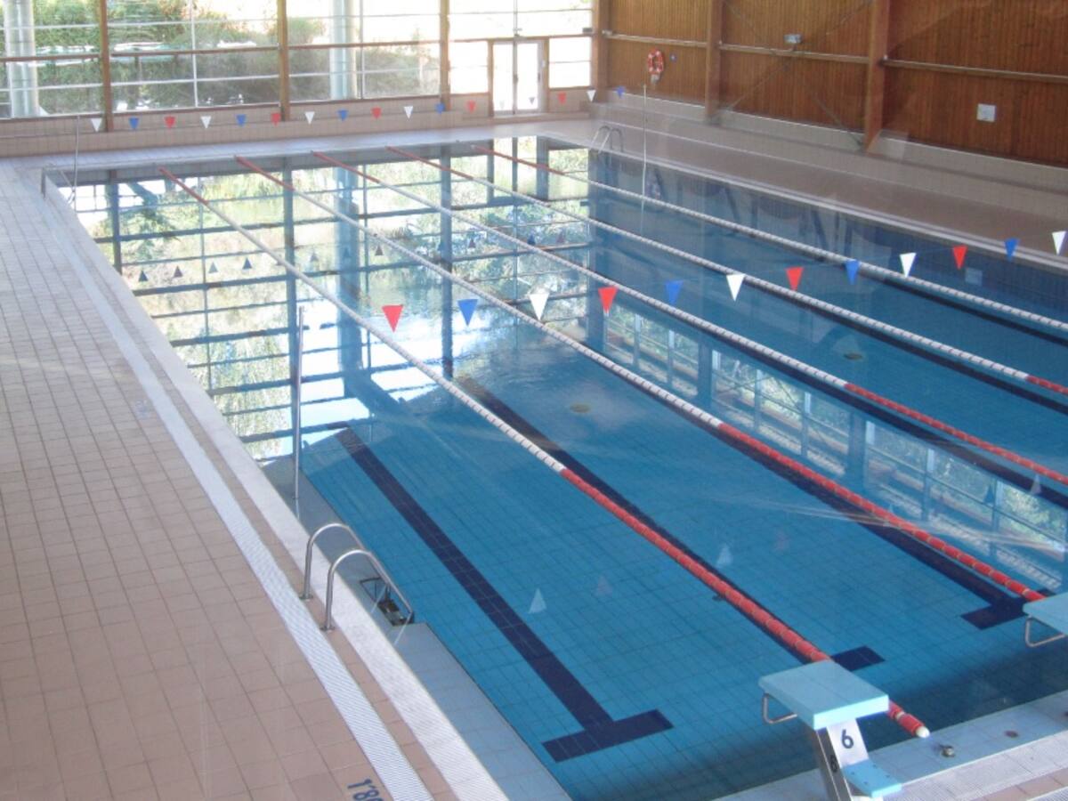 El pabellón polideportivo municipal "Ángel Orús" de Barbastro cumple 35 años
