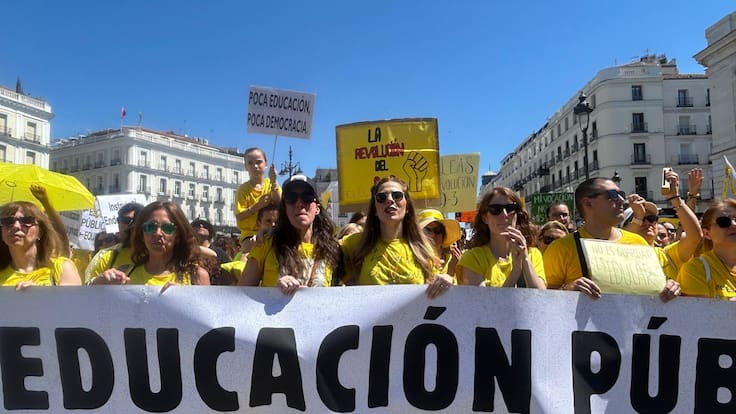 "Hay que defender la pública porque es donde hay cabida para todos": miles de personas se manifiestan en Madrid en defensa de la educación pública