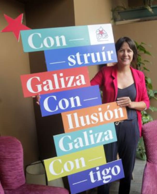 GRA079. SANTIAGO DE COMPOSETLA, 07/09/2016.- La portavoz nacional y candidata a la presidencia de la Xunta, Ana Pontón, posa momentos antes de participar hoy en un almuerzo informativo previo al inicio de la campaña electoral. EFE/Xoán Rey