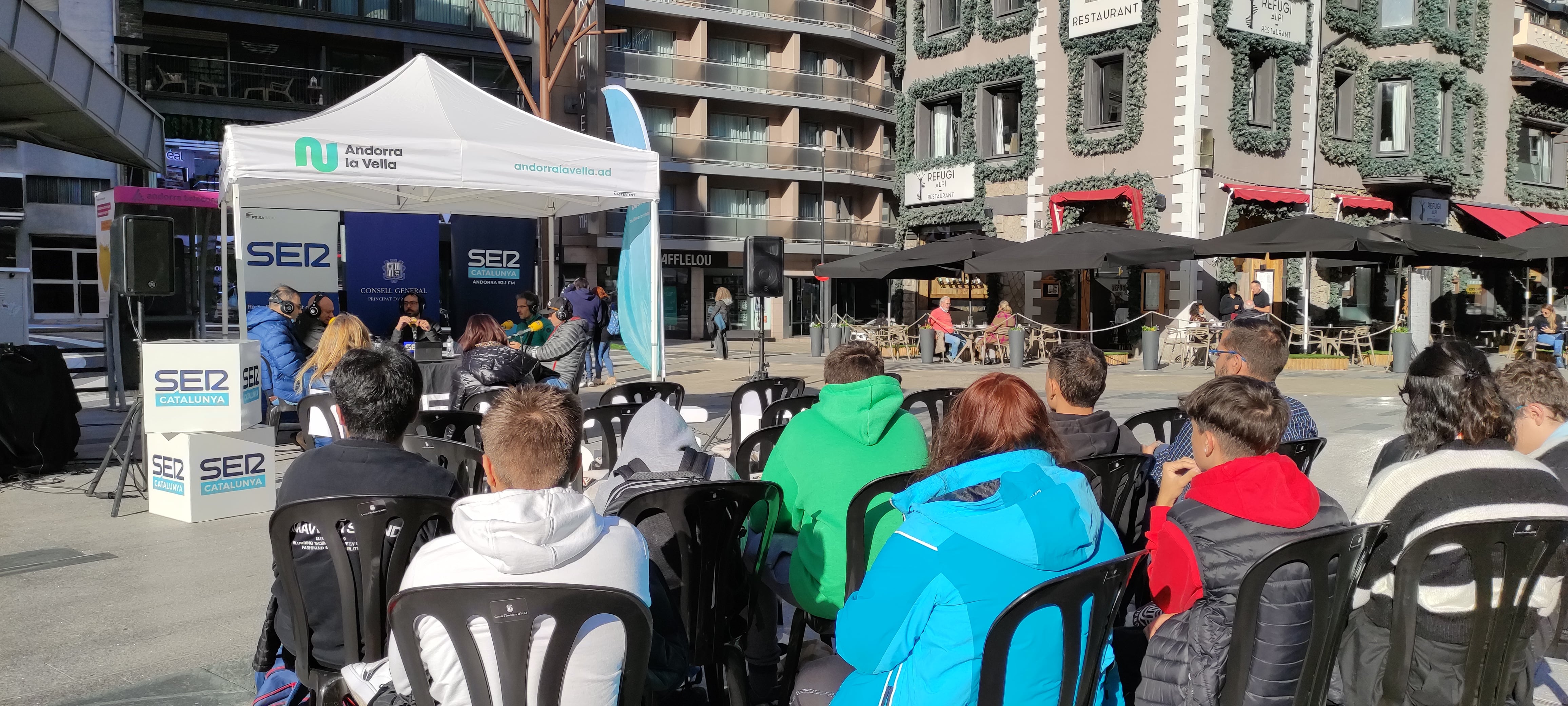 Especial Aquí Andorra pels 40 anys dels aiguats realitzat en directes des de la Rotonda.