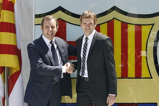 Rosell dio la bienvenida y despidió, también, a Tito. El ayudante de Guardiola fue el elegido por el presidente del Barça para continuar con el proyecto de Pep pero la la efermedad de Vilanova truncó el proyecto continuista.