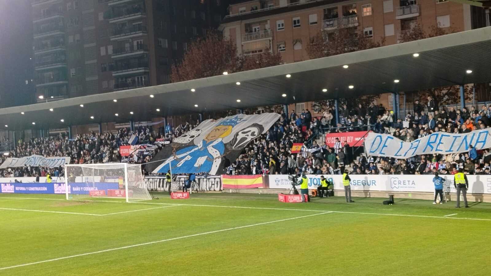 Tifo de la grada animación de El Prado para recibir al Real Madrid