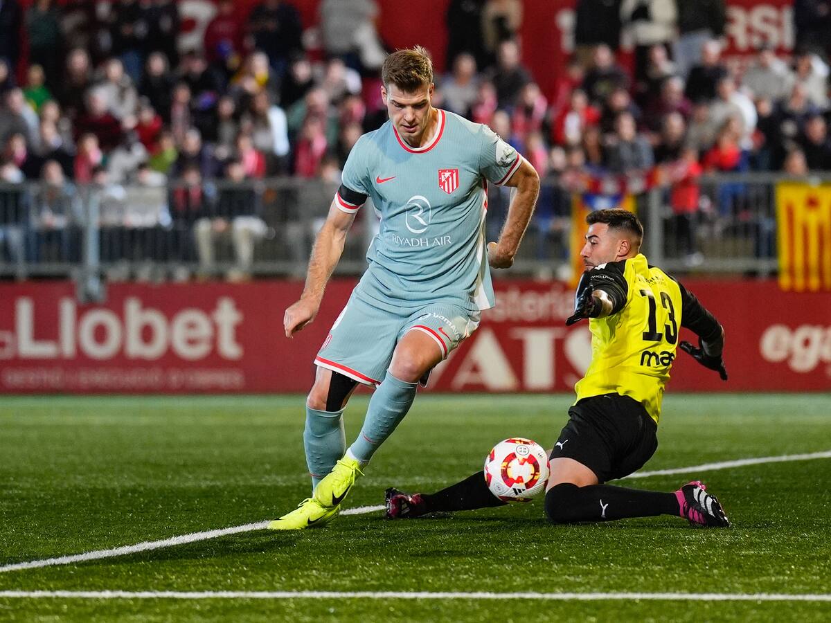 Agustín Mora, porter del Vic: "Jan Oblak és el meu ídol, em va felicitar i em va donar la seva samarreta sense demanar-li"