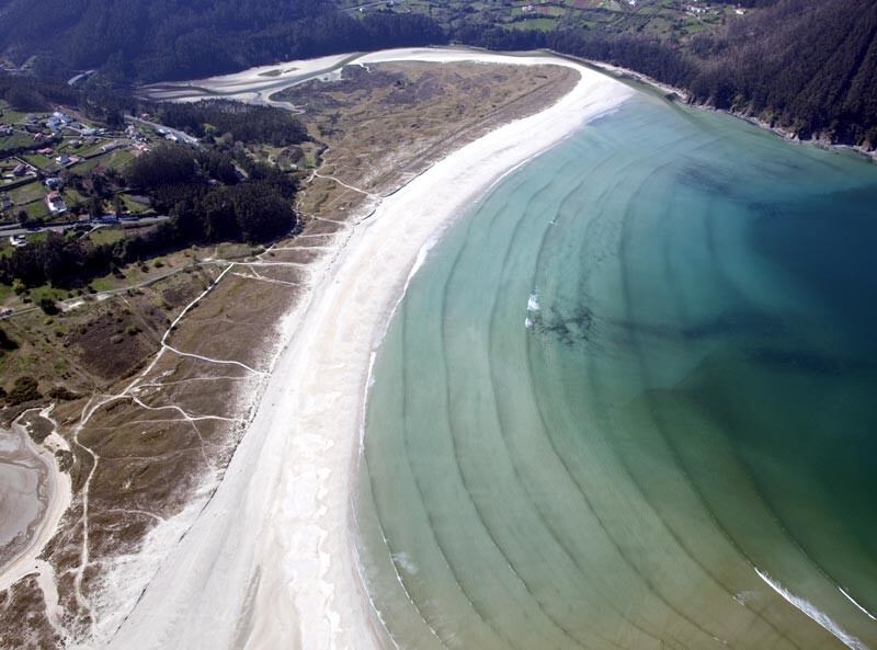 Panorámica de la playa de Vilarrube, en Valdoviño (foto: Xunta de Galicia)