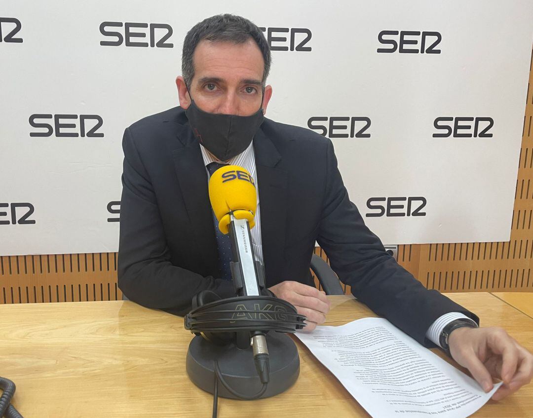 Juan José Liarte, portavoz de Voz en la Asamblea Regional, en los estudios de Radio Murcia