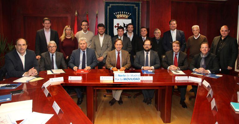 Alcaldes y representantes de 16 municipios se reúnen para acordar soluciones a los problemas de la movilidad de la zona norte de Madrid