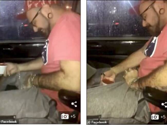 Howard Webb introduciendo la salsa en sus testículos