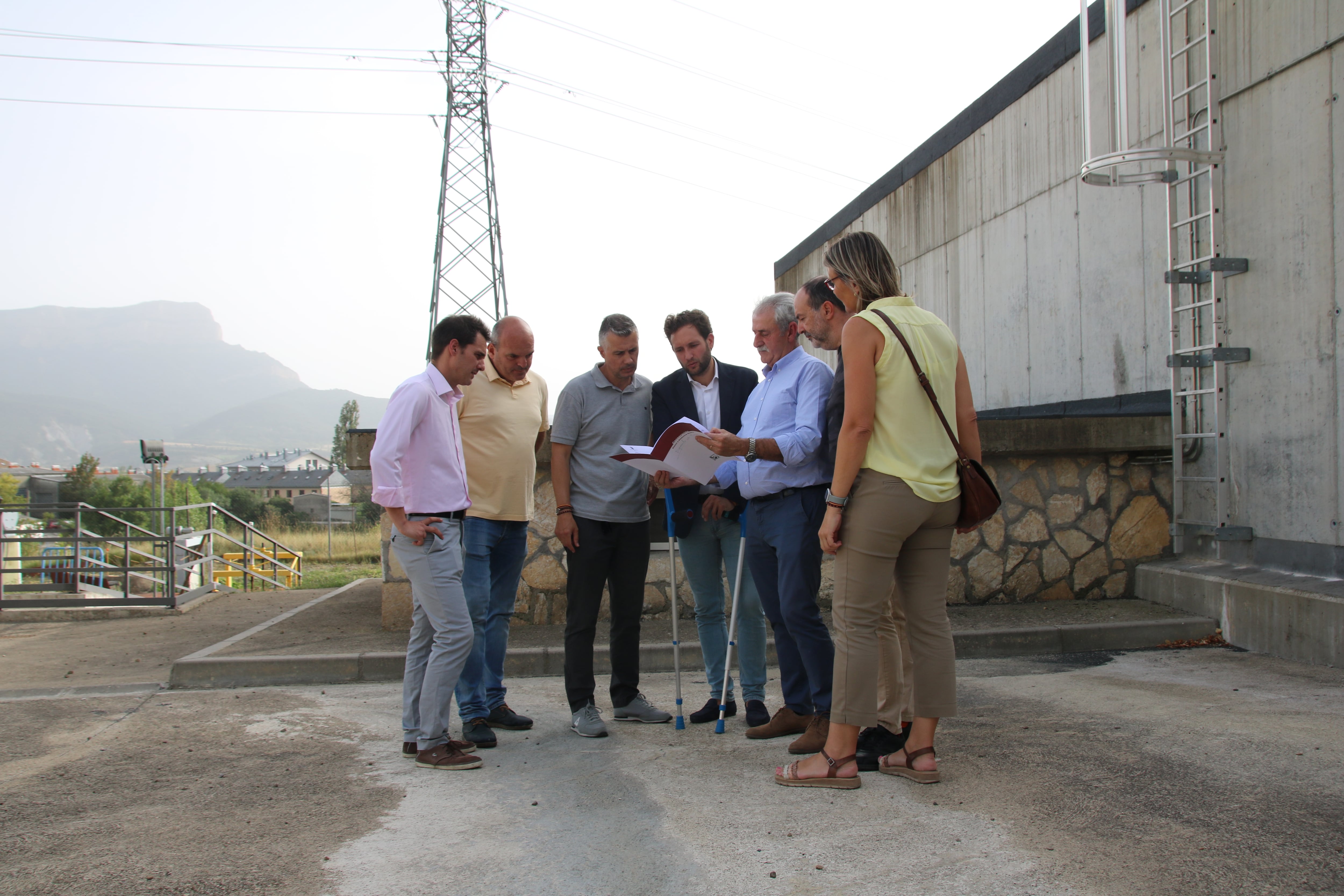 Visita y explicaciones en las inmediaciones de la obra