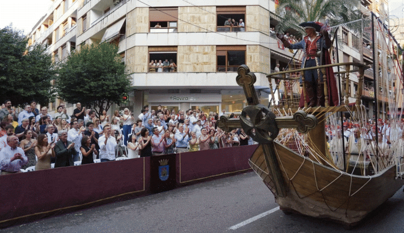 Los capitanes de los bandos moro y cristiano, protagonistas de la Entrada de Ontinyent