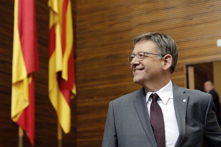 El president de la Generalitat, Ximo Puig, al inicio de su primer debate de política general tras quince meses de gestión del ejecutivo PSPV-Compromís, con el objetivo de reivindicar el papel de las autonomías ante la "parálisis" del Gobierno, que "no res