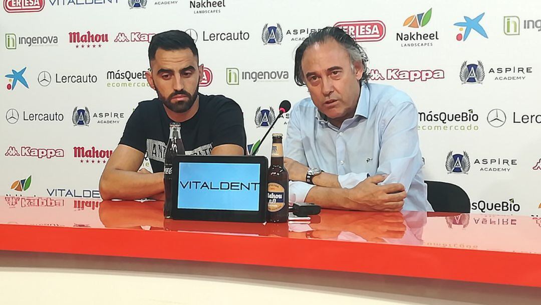 Viti se despidió acompañado de Felipe Llamazares