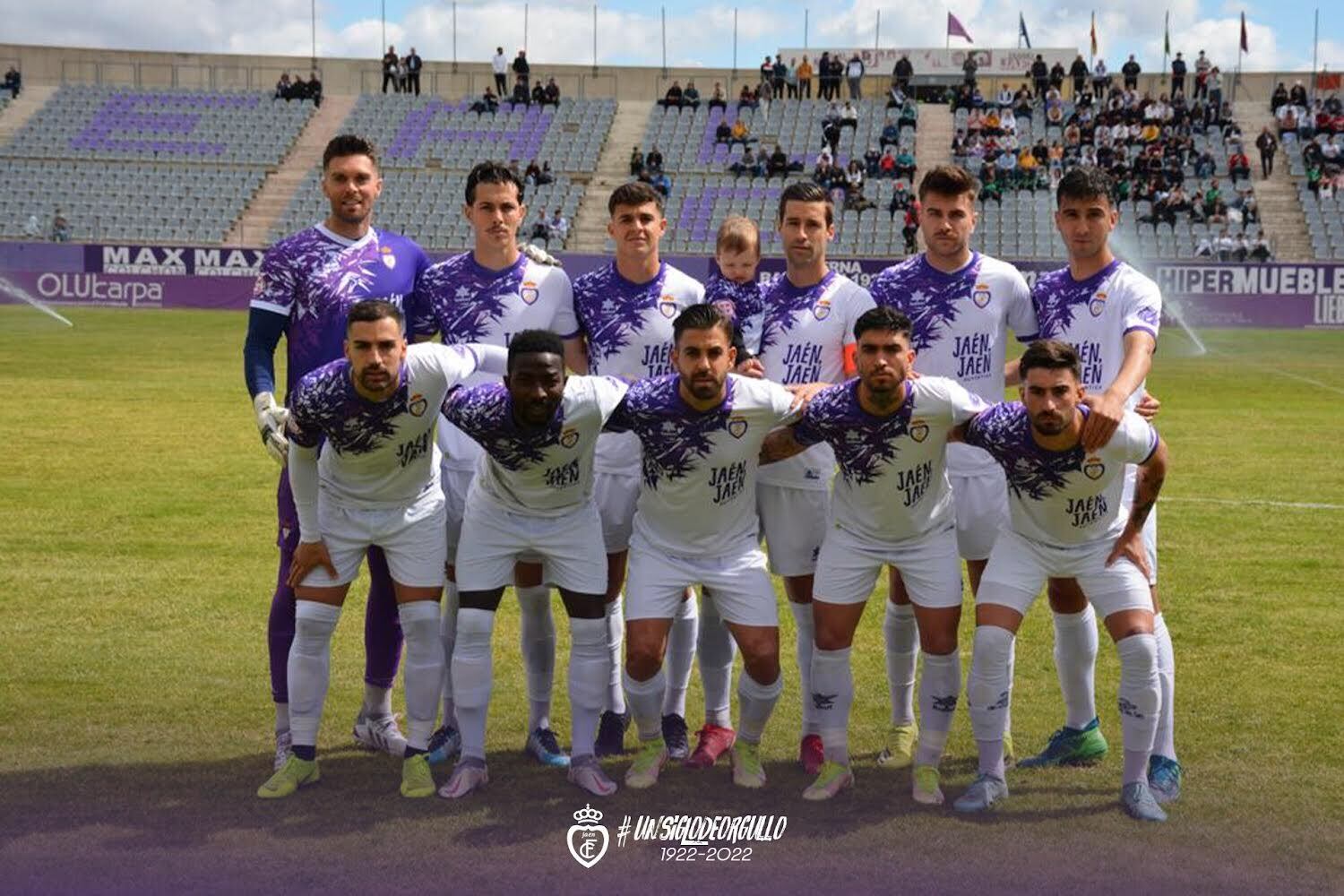 El equipo del Real Jaén en el últiomo partido de la temporada con final amargo para sus seguidores.