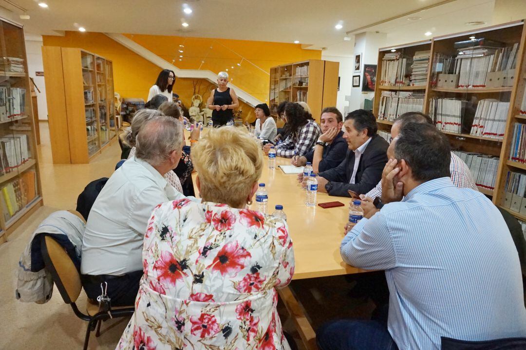 Representantes políticos de Elda y Petrer han acudido a la reunión