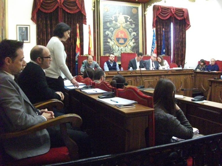 La concejala de Hacienda, Ana Arabid, durante su intervención en el pleno