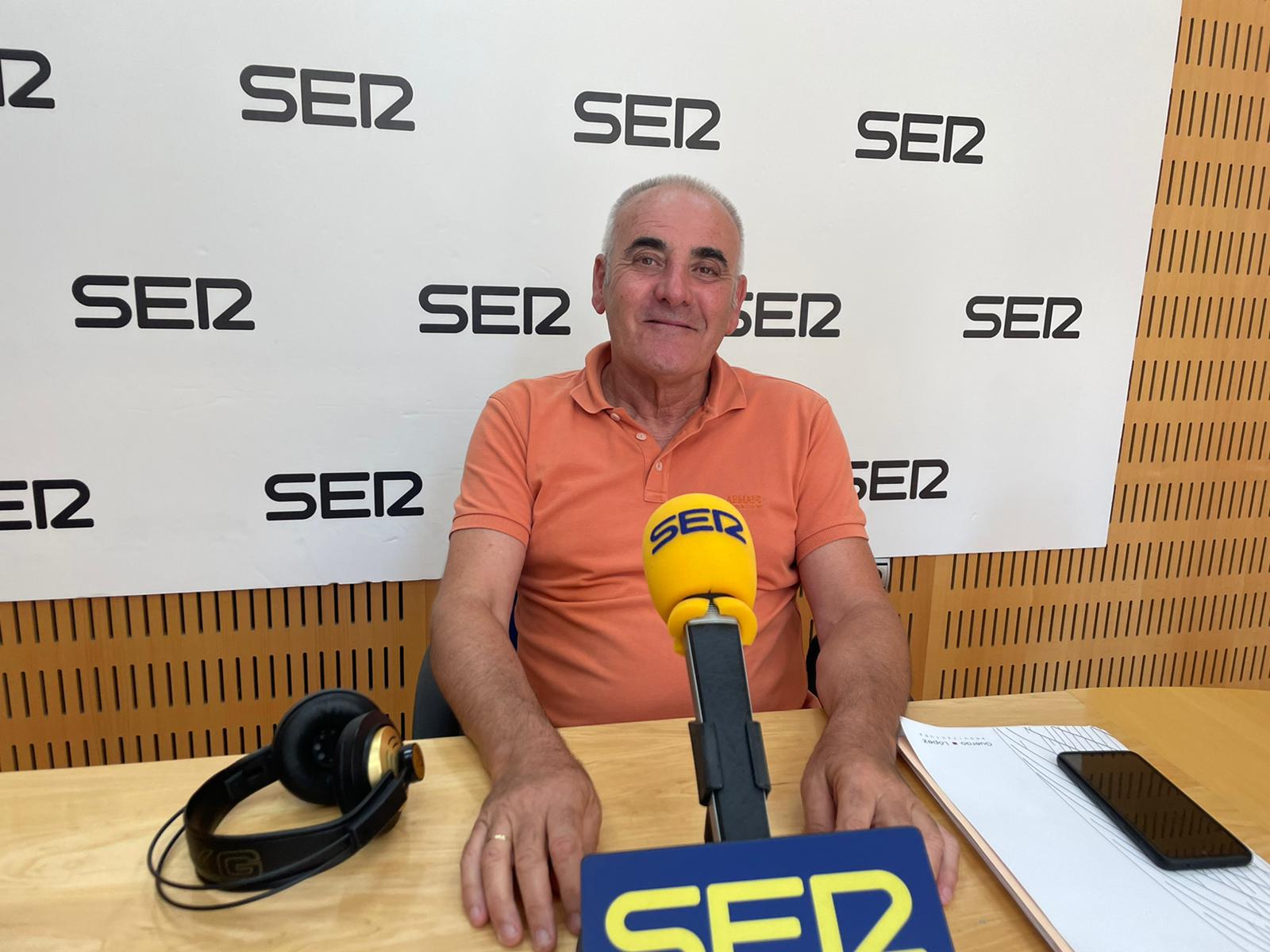 Francisco Guerao, presidente de la Asociación Barrio de Artistas, en los estudios de Radio Murcia