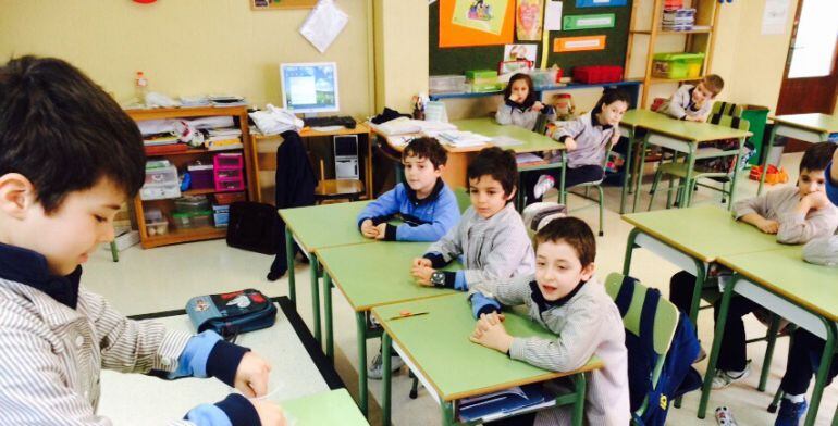 Alumnos en una clase de educación primaria