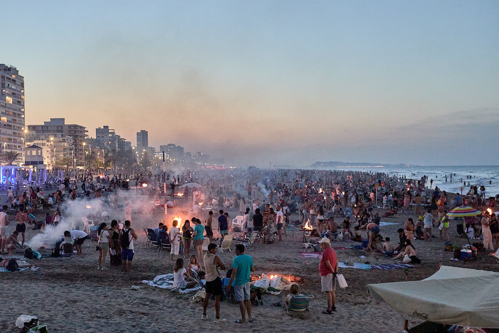 Noche de San Juan en la playa de Gandia.