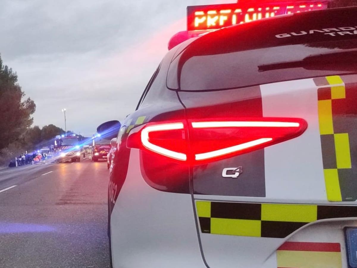 Fallece una mujer en un accidente en la Ribera al chocar su coche con un camión