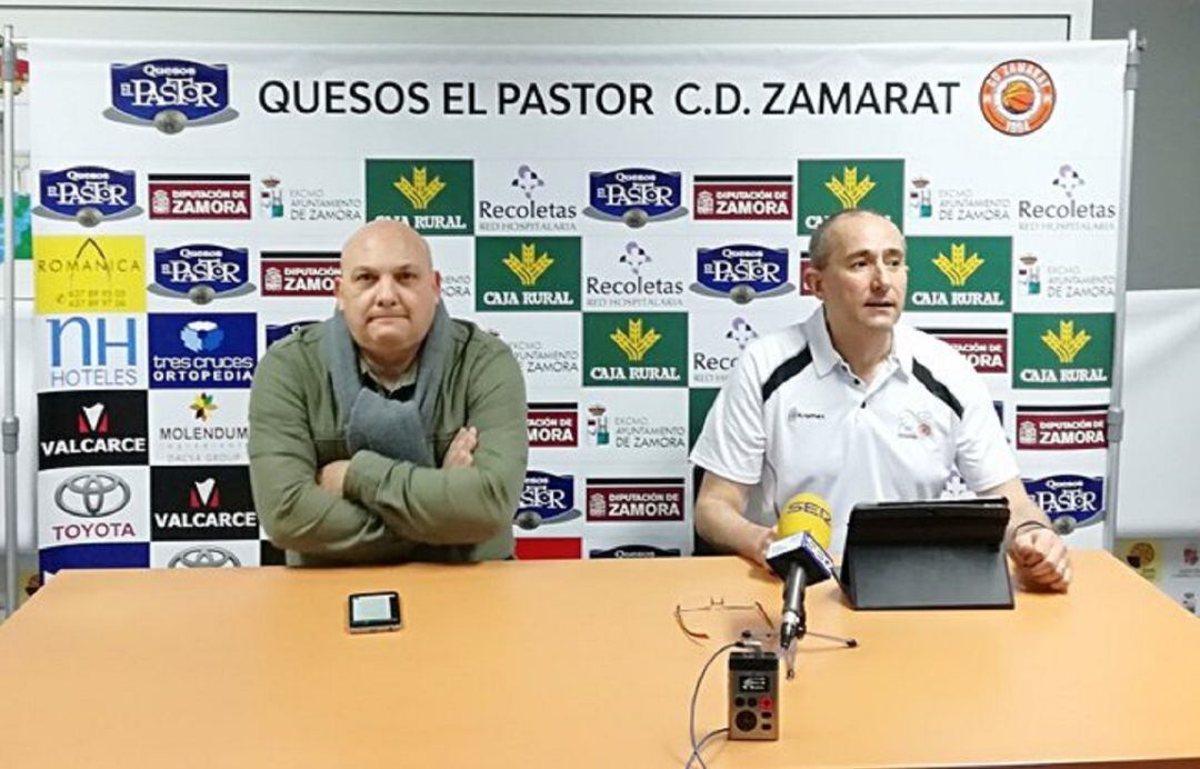 Luis Alberto González (vicepresidente) y Ángel Fernández (entrenador)