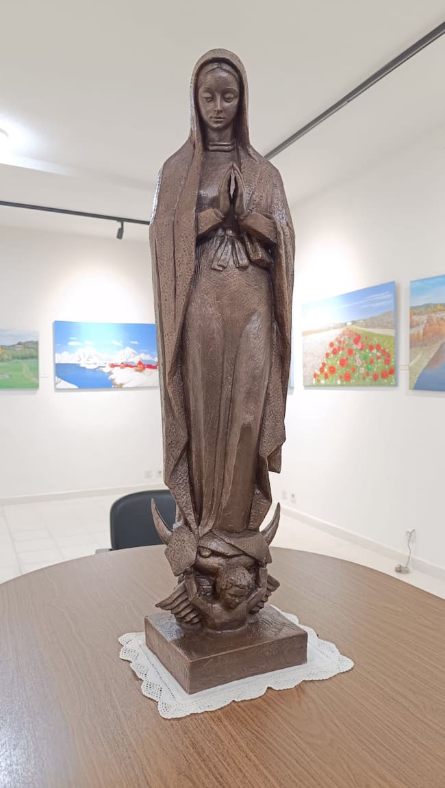 Imagen de la Virgen de Guadalupe del escultor de Santiago de Santiago