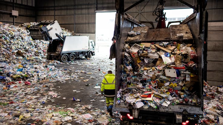 Cada residente en Canarias genera cada año 572 kilos de residuos (INE 2023), solo por detrás de Baleares