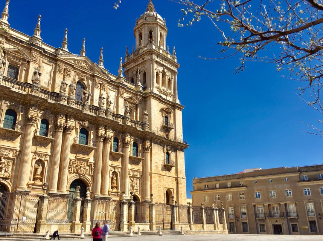 Fachada principal de la Catedral de Jaén.