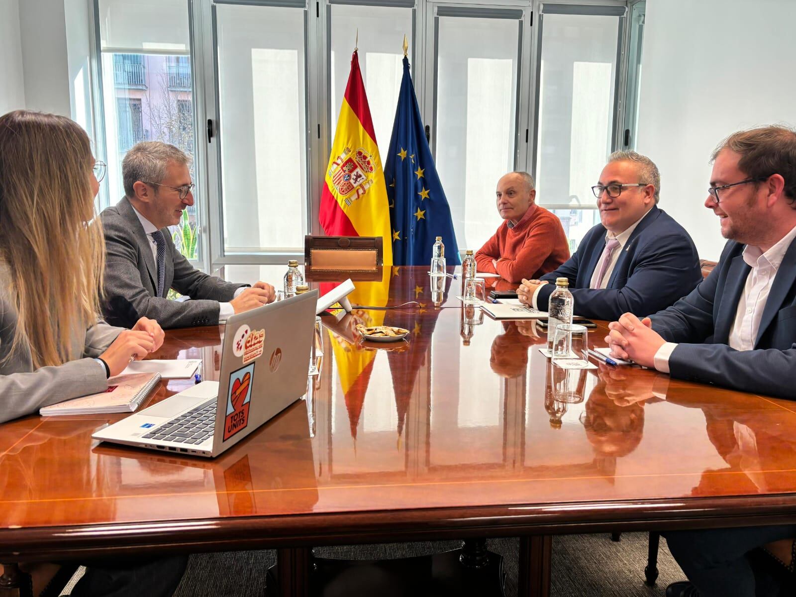 Reunión del alcalde de Ibi y presentantes del Ministerio