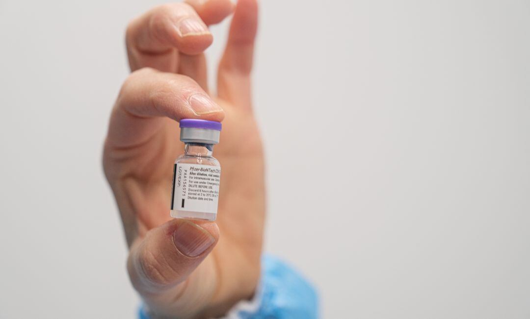 La vacuna de Pfizer.