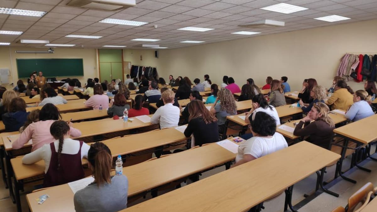 Seis mil personas se presentan a las oposiciones al cuerpo de maestros en Málaga