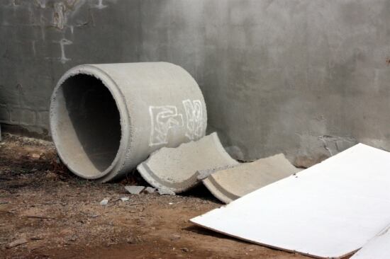 Els tubs de formigó on jugaven els menors