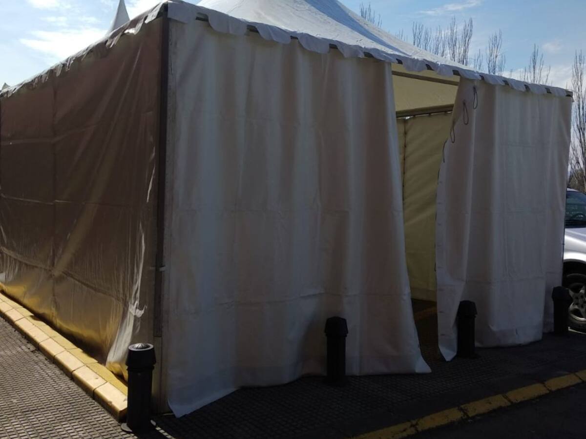 El Hospital levanta una carpa de triaje para separar pacientes en urgencias