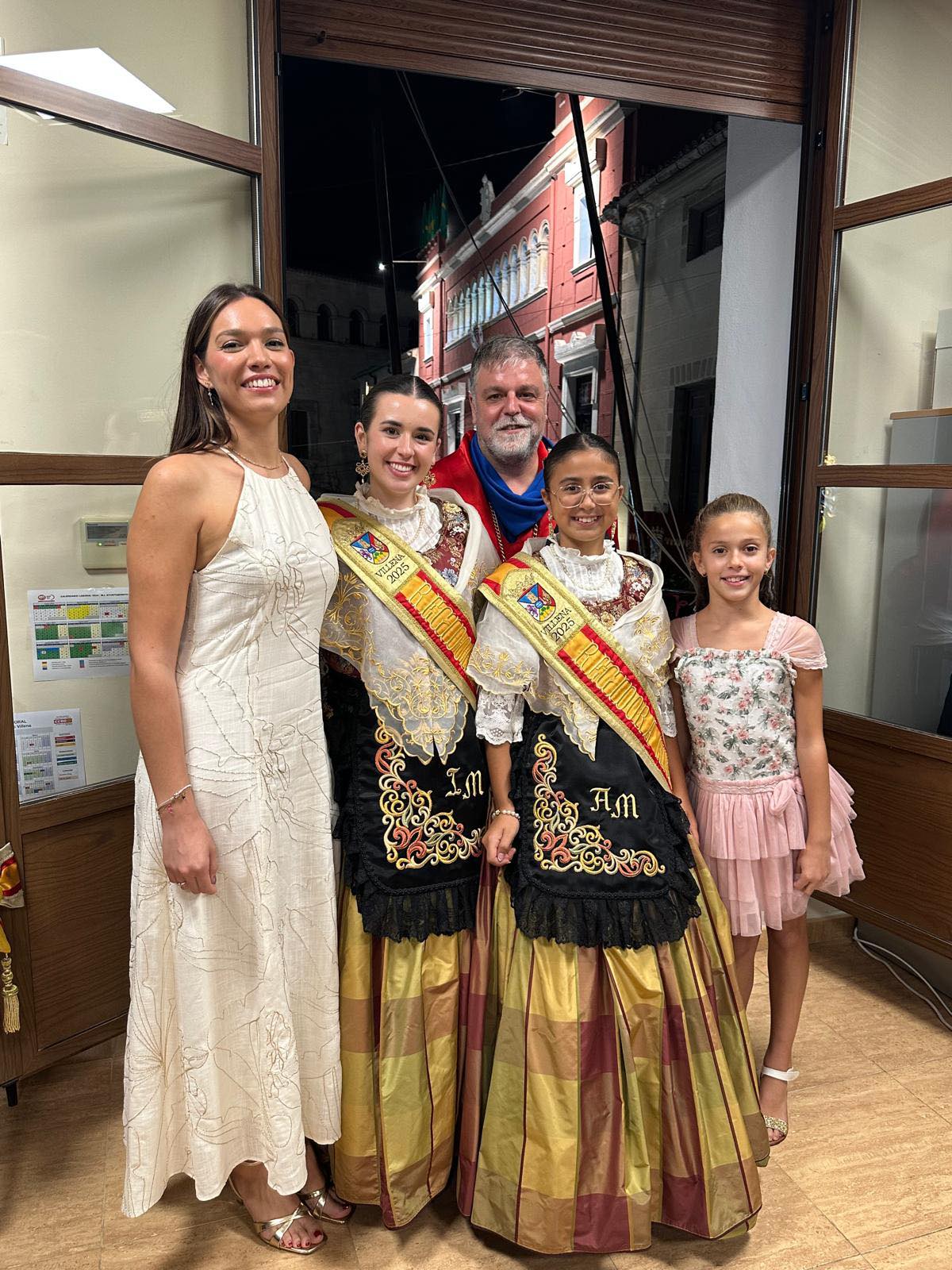 El alcalde con las Regidoras