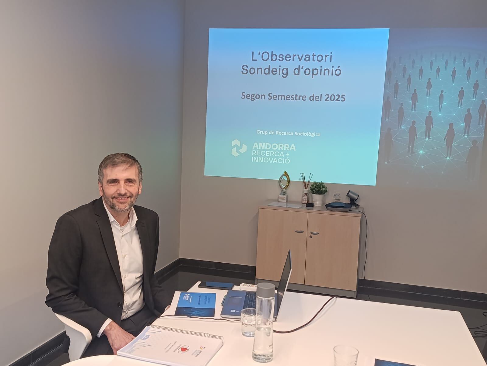 El director de sociologia d'Andorra Recerca i Innovació, Joan Micó, ha presentat la segona onada de l'Observatori