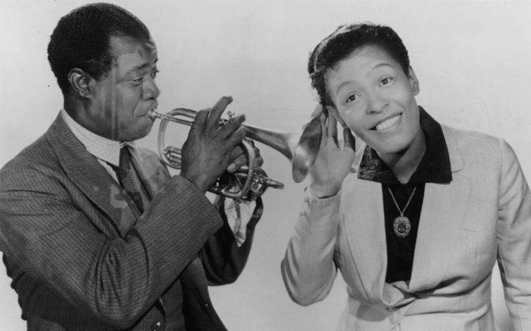 Louis Armstrong junto a Billie Holiday en 1947