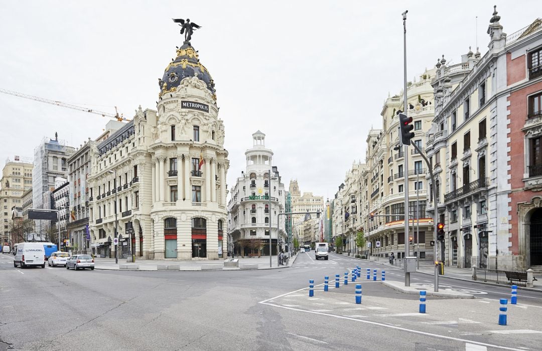 Plano de la Gran Vía de Madrid, desierta. 