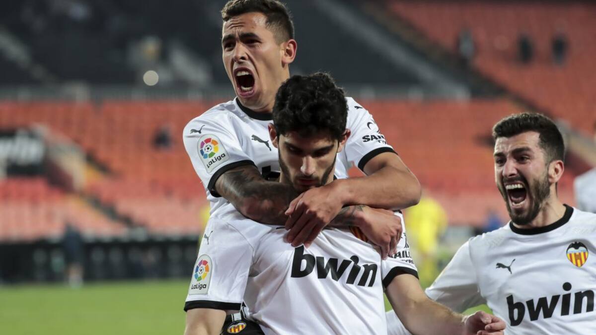 El Valencia recibe al Alavés con la necesidad de ganar para no meterse en problemas