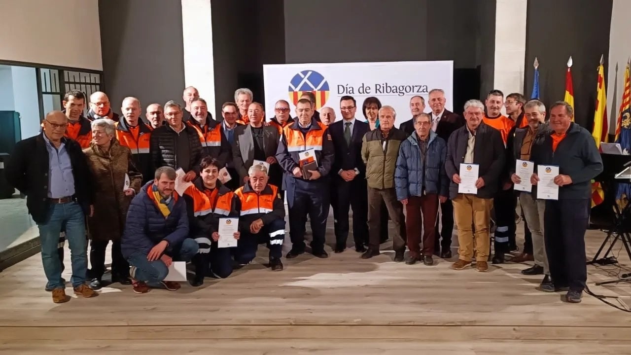 Entrega de la “medalla de Ribagorza” a los Voluntarios de Protección Civil