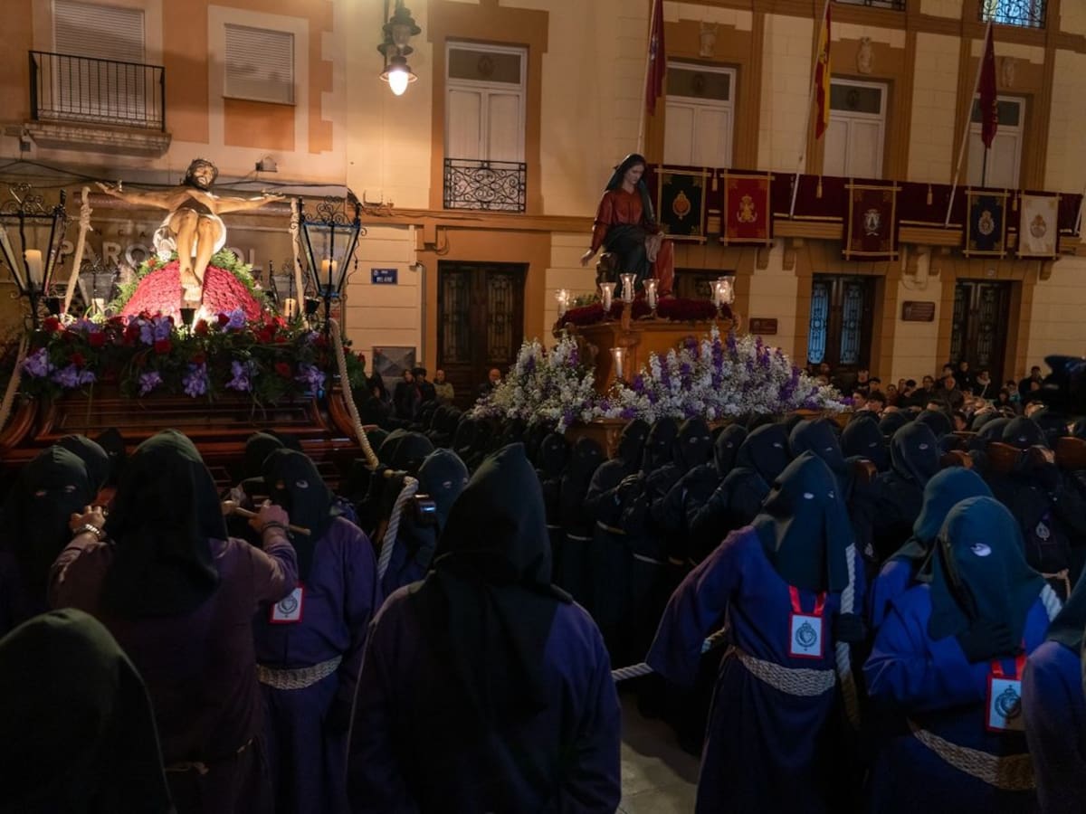 Cartagena amanece con el Cristo del Socorro en el primer desfile pasional de España
