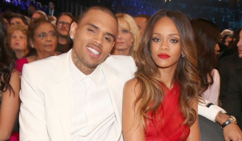 Rihanna con su actual ex pareja, Chris Brown.