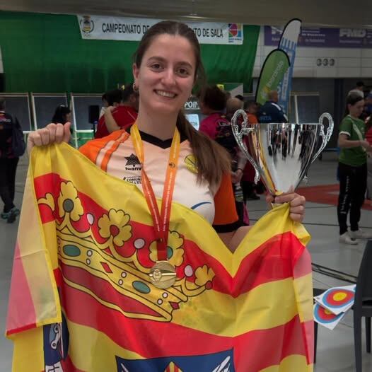 Àngels Alcaraz, campeona de España senior femenina de tiro con arco en sala