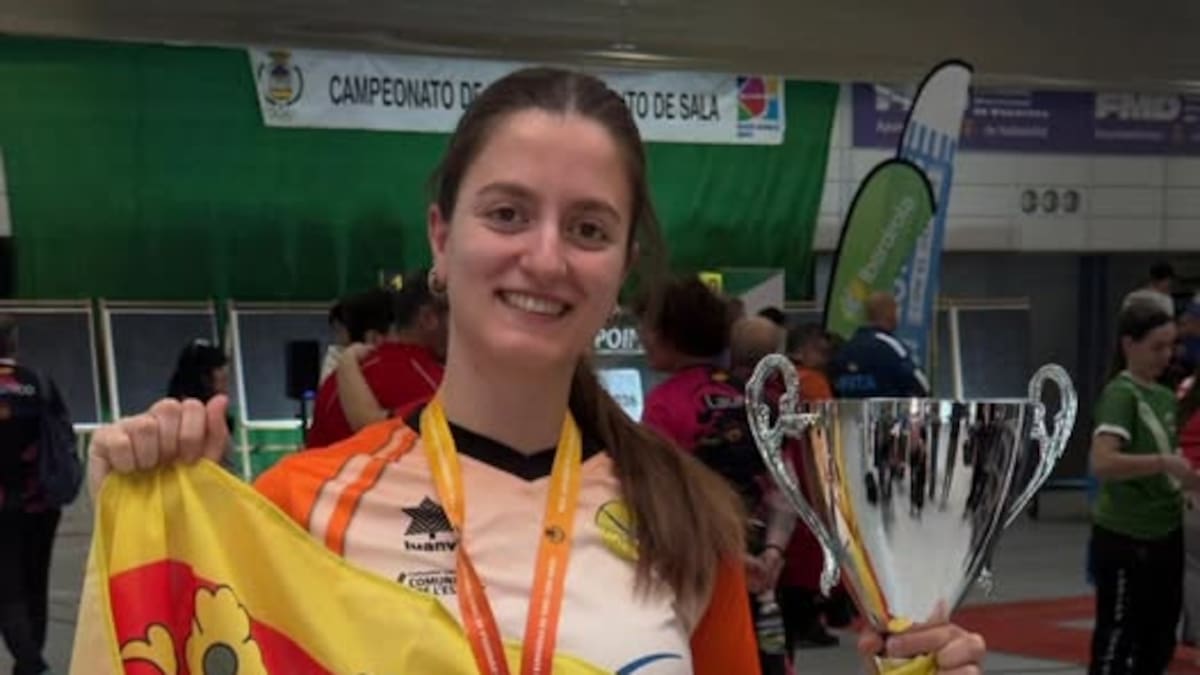 Àngels Alcaraz, campeona de España senior femenina de tiro con arco en sala