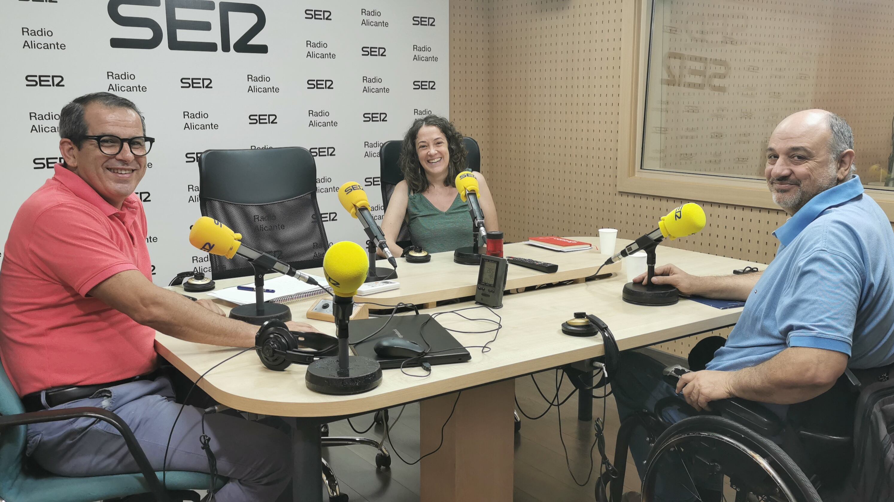 Cristina Esclapés y Antonio Ruescas, presidenta y vicepresidente de COCEMFE Alicante