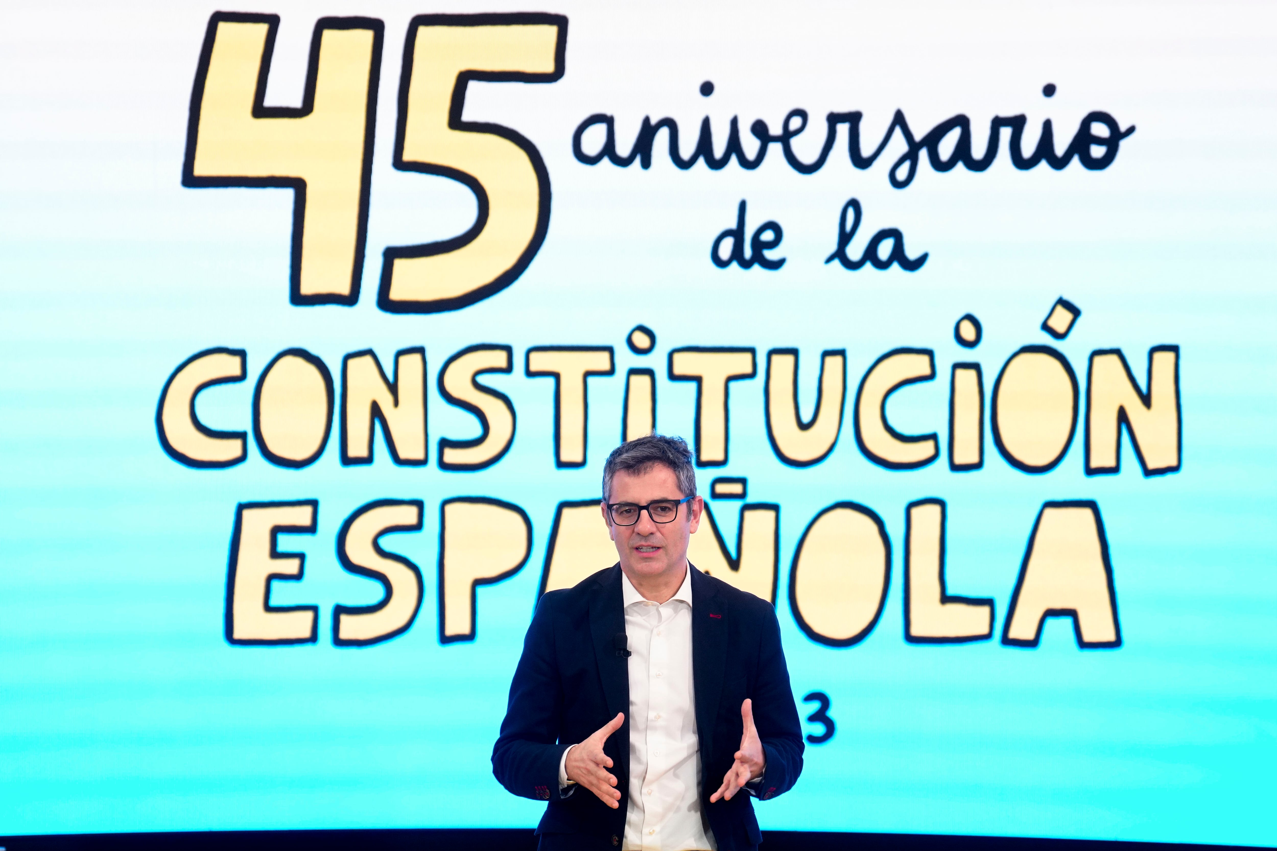 El ministro de la Presidencia, Justicia y Relaciones con las Cortes, Félix Bolaños, interviene en el acto con motivo del 45 aniversario de la Constitución española, este lunes en Madrid.