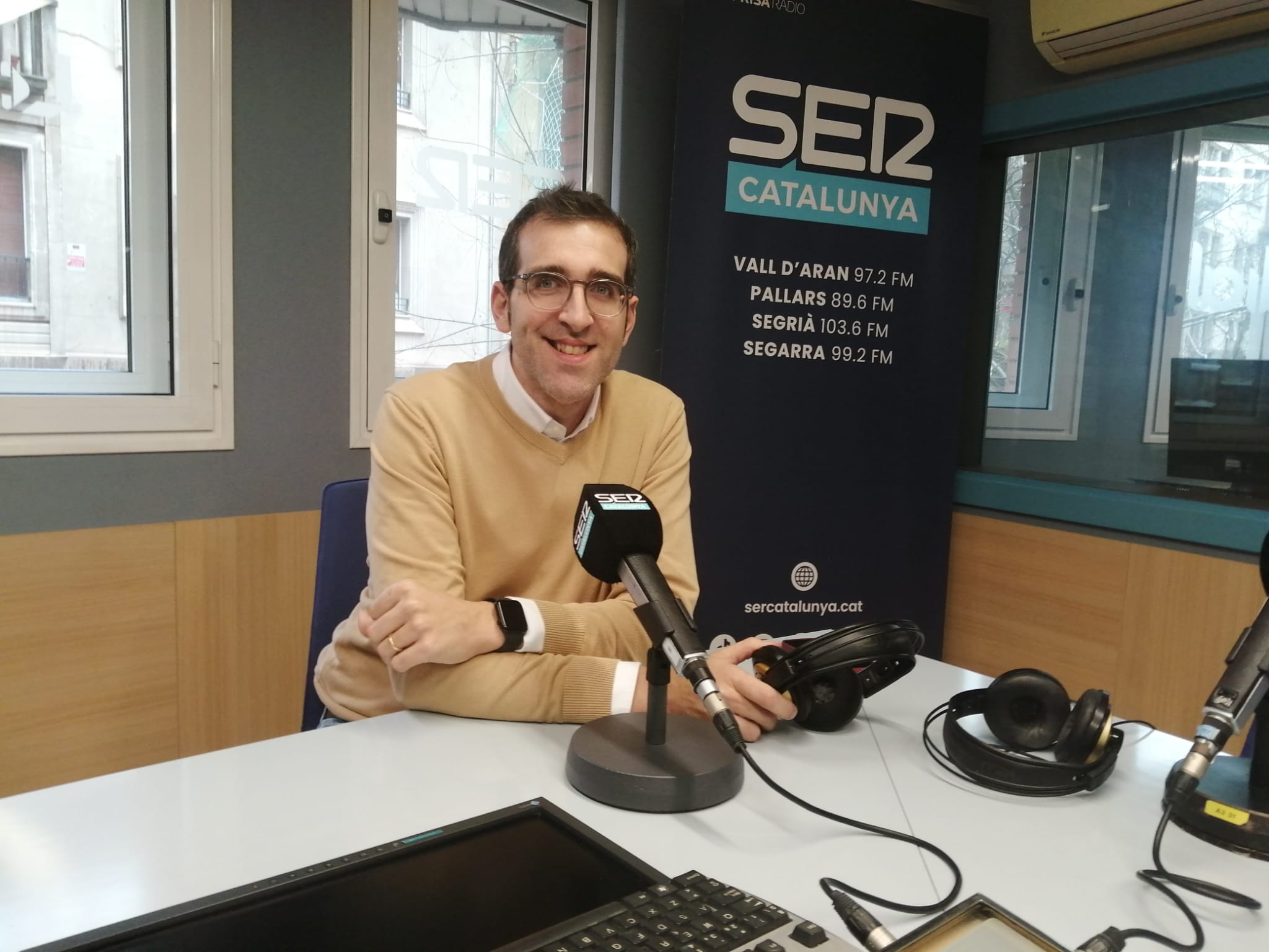 Oriol Yuguero, cap d'Urgències de l'Arnau, durant la conversa a l'Aquí Lleida sobre l'efectivitat de la IA per reduir les urgències de baixa complexitat a l'hospital.