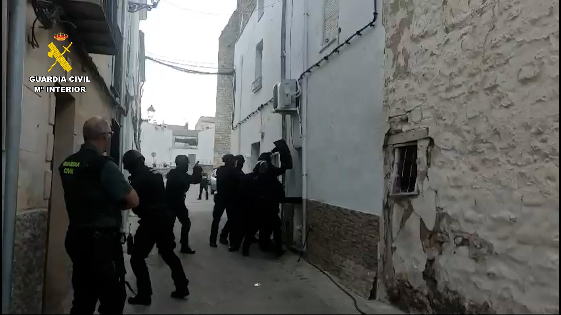 Intervención de los agentes de la Guardia Civil en Torreperogil.